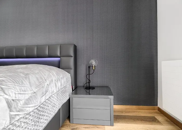 Toress Deptak شقة *